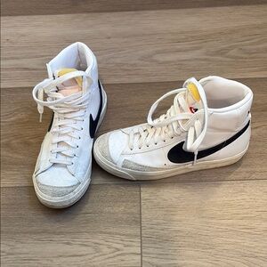 Nike Blazer Mid 77
